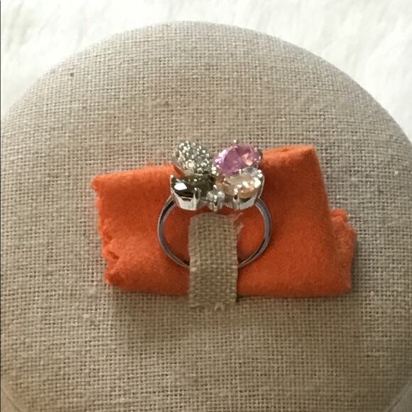 Multi-Crystals Flower Ring - Picture 4 of 6
